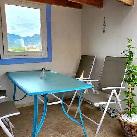 Renovated And Air-conditioned 2-bedroom With Terrace Apartmán Saint-Paul-de-Fenouillet